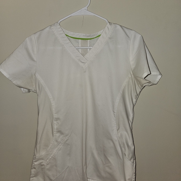 3 Pocket White Scrub Top - Picture 1 of 4